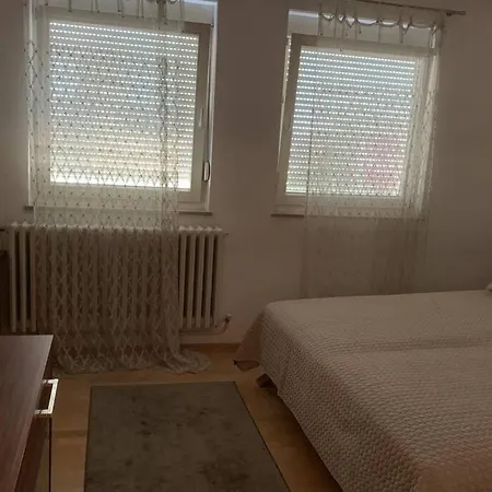 City Center Apartment *